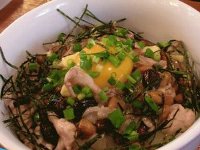 ねぎ塩味の豚納豆丼 ねぎ塩にこだわってます。